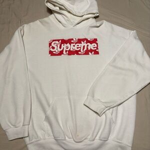 Gildan White and Red Sweatshirt Hoodie